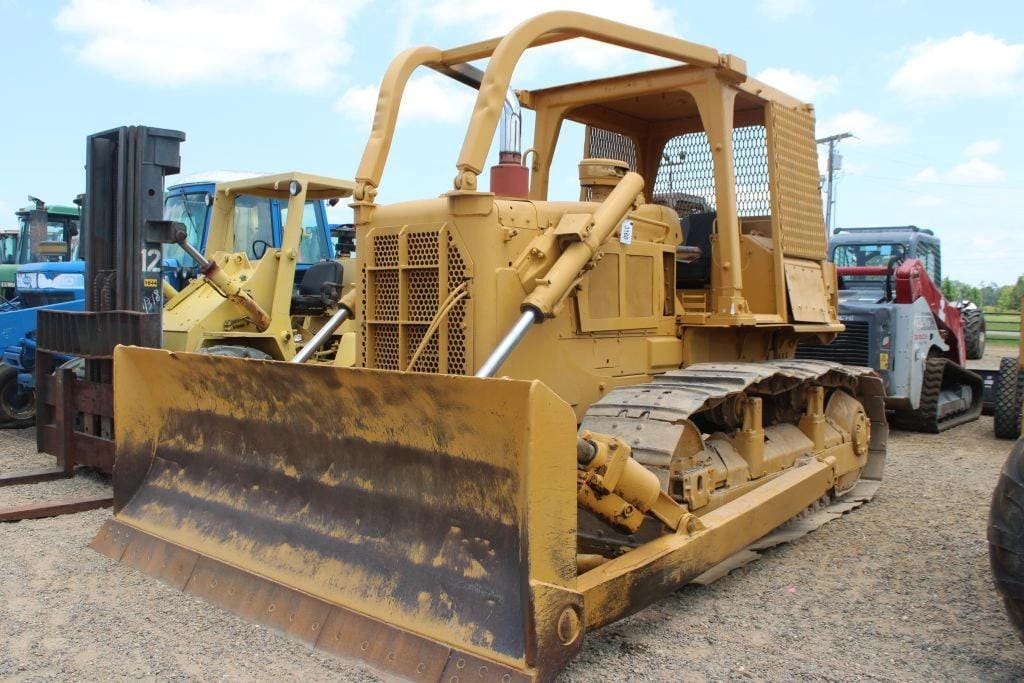 Caterpillar D6D Equipment Image0