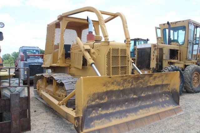 Image of Caterpillar D6D equipment image 3