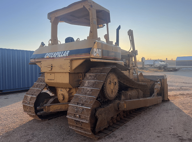 Image of Caterpillar D6H II equipment image 2