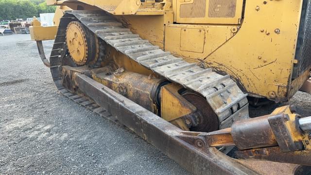 Image of Caterpillar D6H equipment image 4