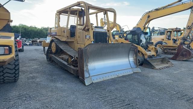 Image of Caterpillar D6H equipment image 2