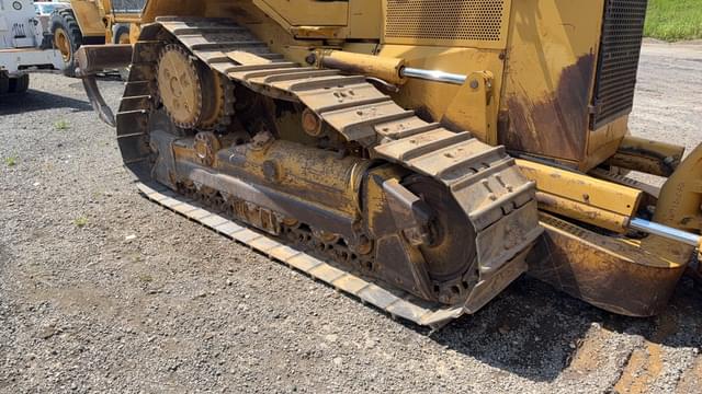 Image of Caterpillar D6M equipment image 3