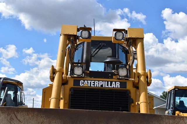 Image of Caterpillar D6R XL equipment image 4