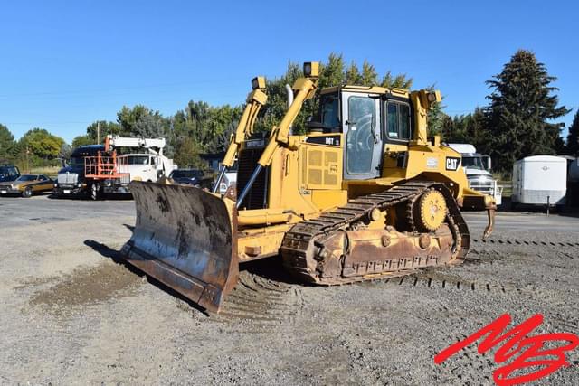Image of Caterpillar D6T equipment image 1