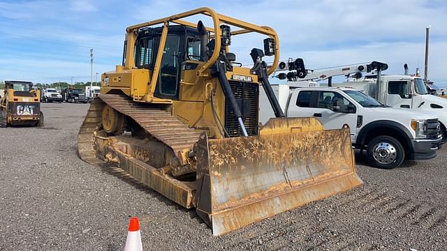 Image of Caterpillar D6T LGP equipment image 2