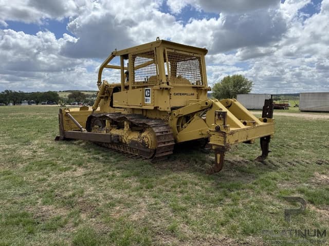 Image of Caterpillar D7 equipment image 2