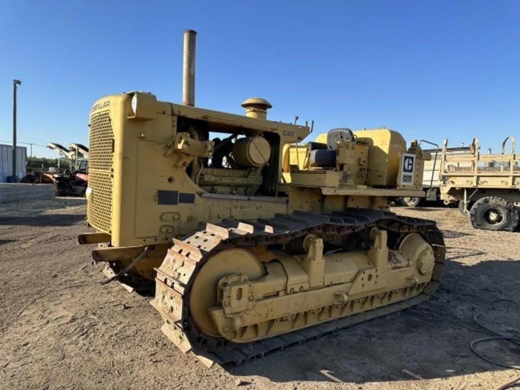 Main image Caterpillar D7