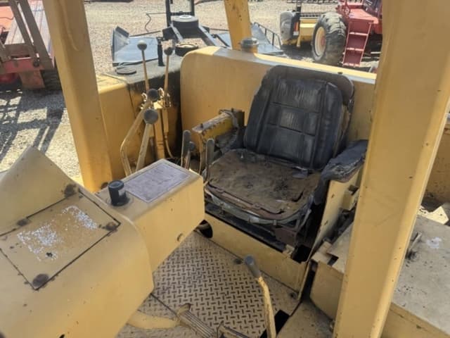 Image of Caterpillar D7G equipment image 3