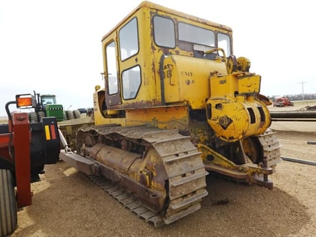 Image of Caterpillar D8 equipment image 3