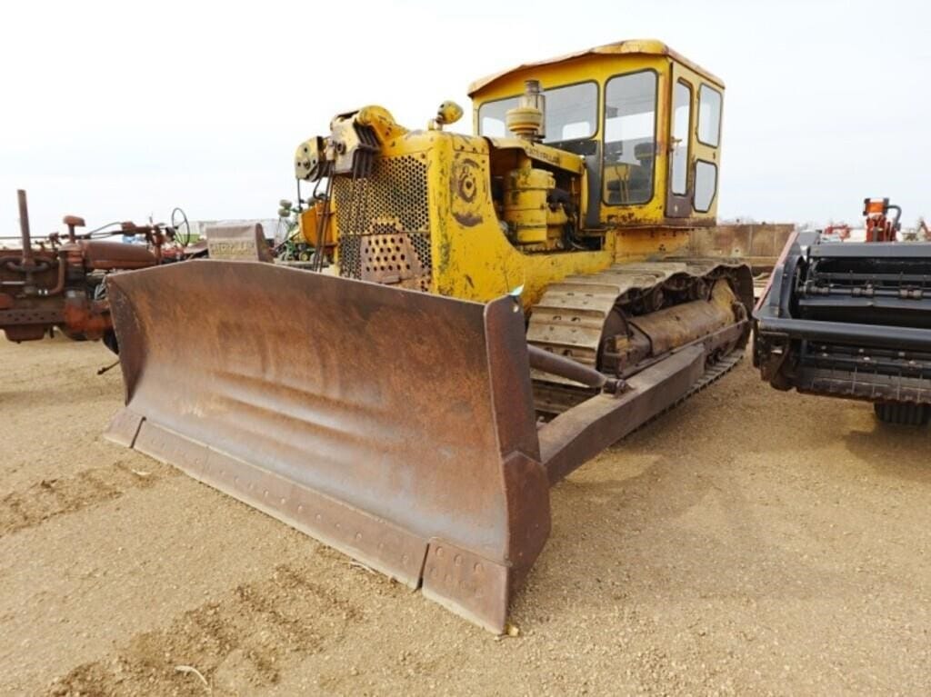 Caterpillar D8 Equipment Image0