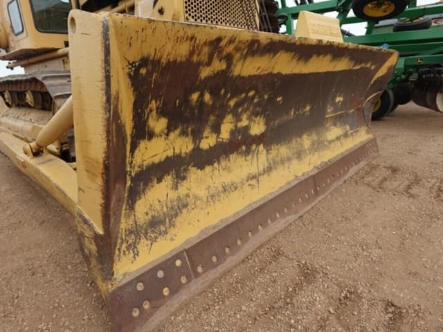 Image of Caterpillar D8 equipment image 2