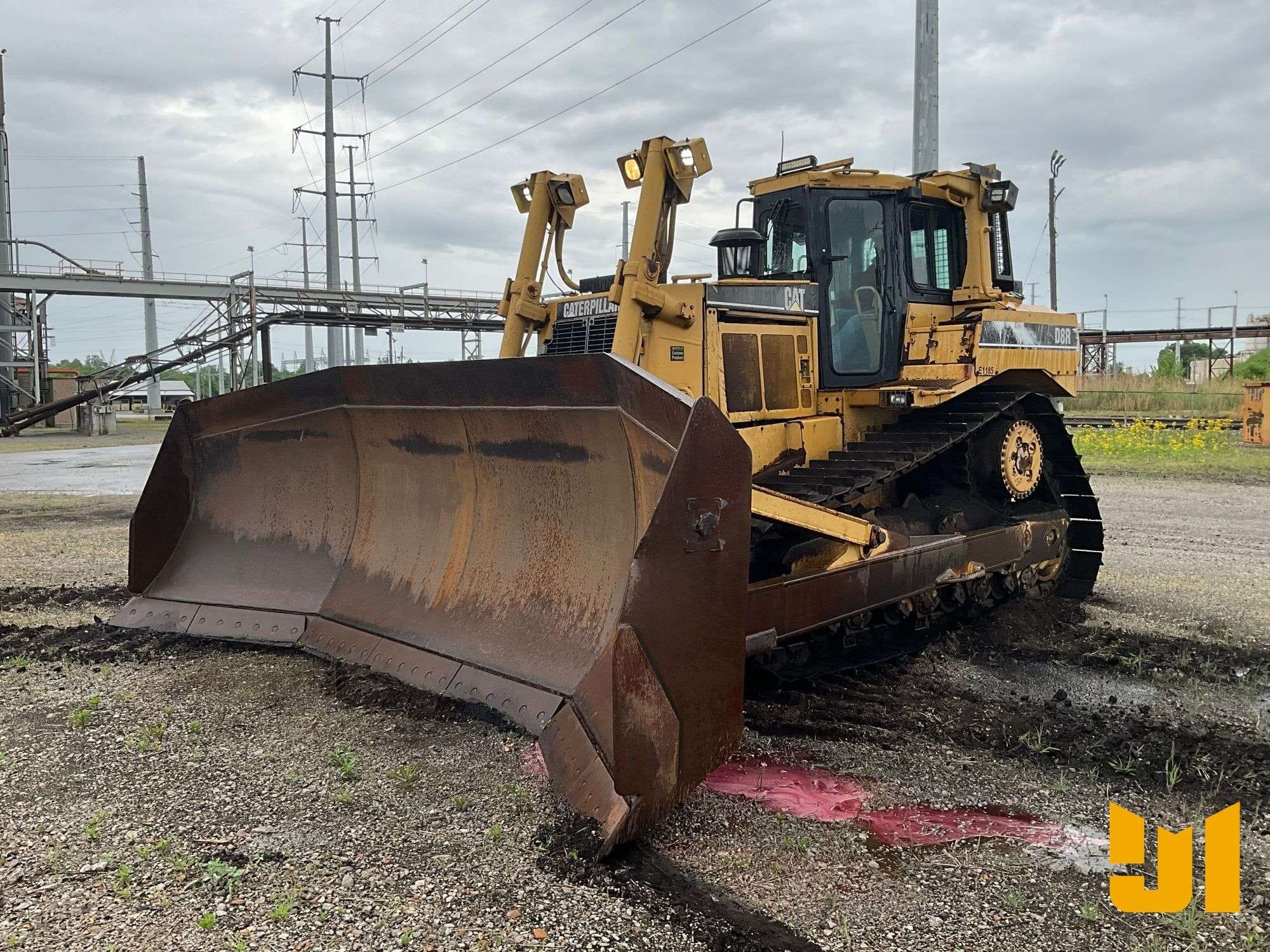 Caterpillar D8R Equipment Image0