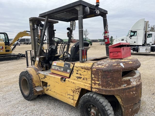 Image of Caterpillar DP40 equipment image 1