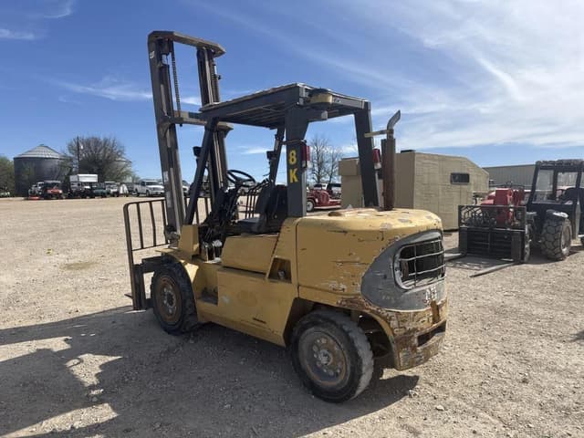 Image of Caterpillar DP40KL equipment image 2