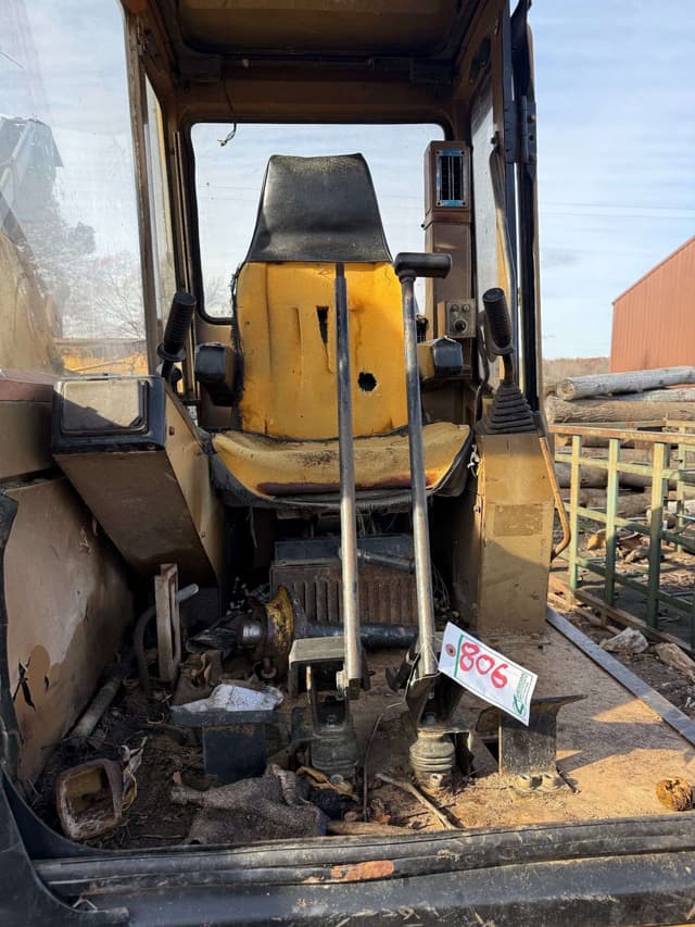 Image of Caterpillar E70B equipment image 4