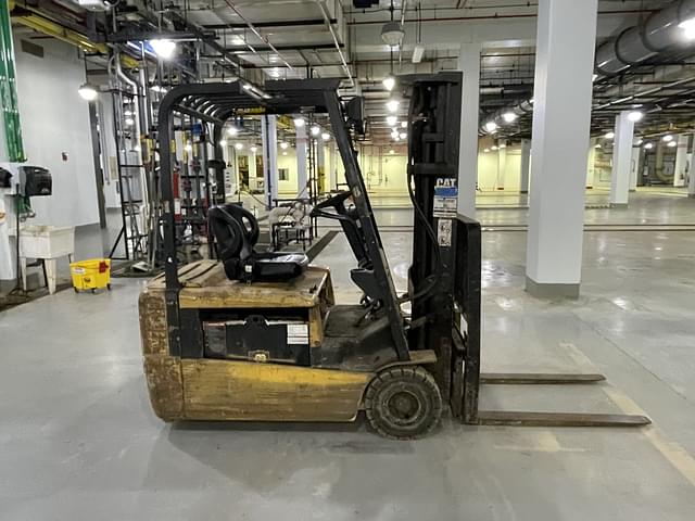 Image of Caterpillar EP18KT equipment image 3