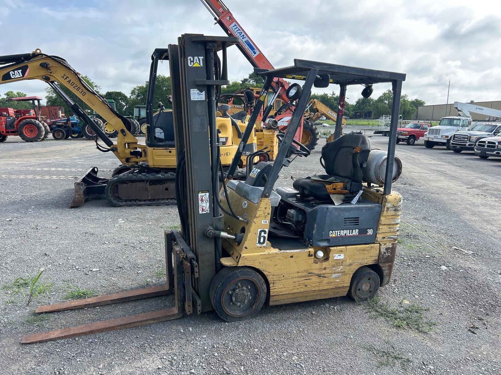 Caterpillar GC15 Equipment Image0