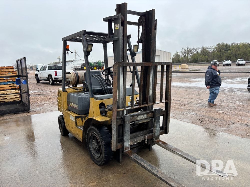 Caterpillar GP25 Equipment Image0
