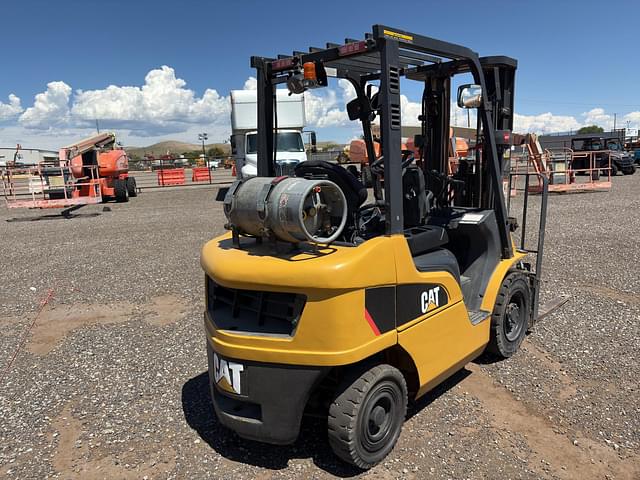 Image of Caterpillar GP25N equipment image 2