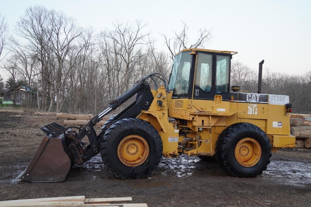 SOLD - Cat IT28F Wheel Loader Construction with 8,860 Hrs | Tractor Zoom