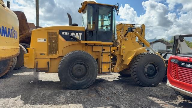 Image of Caterpillar IT38H equipment image 4
