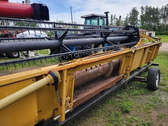 Image of Caterpillar F30 equipment image 3