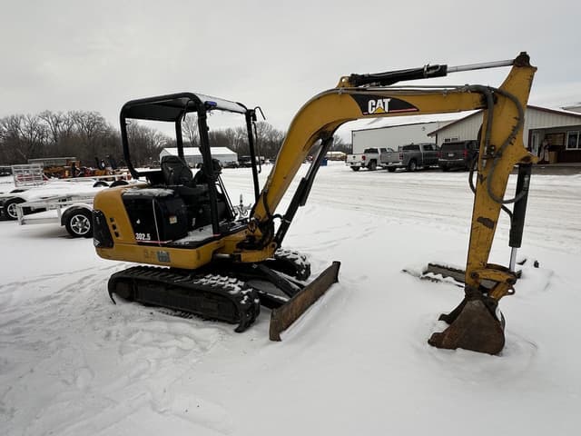 Image of Caterpillar 302.5 equipment image 4