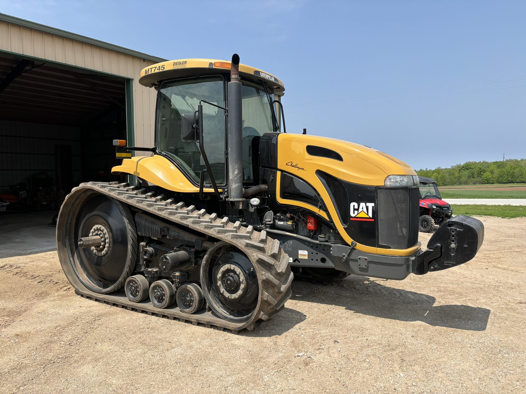 Main image Challenger MT745