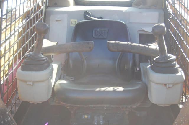 Image of Caterpillar 279C equipment image 4