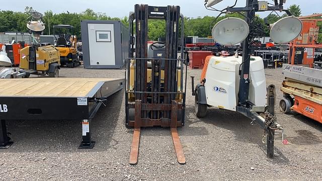 Image of Caterpillar T50E equipment image 1