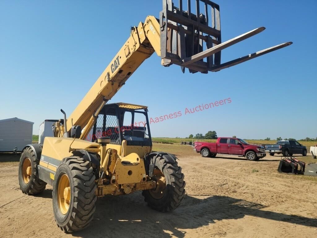 Caterpillar TH83 Equipment Image0