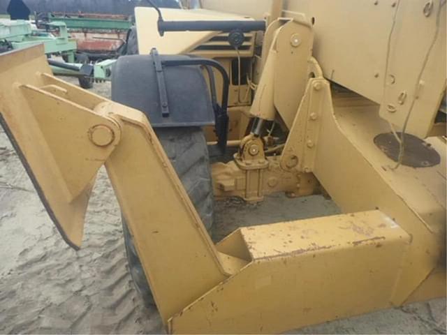 Image of Caterpillar TH103 equipment image 3