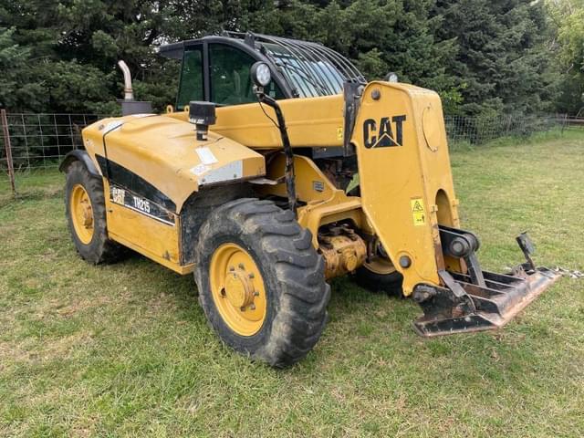 Image of Caterpillar TH215 equipment image 1