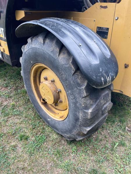 Image of Caterpillar TH215 equipment image 4