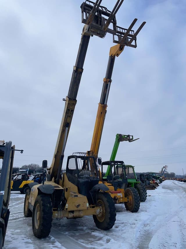 Image of Caterpillar TH350B equipment image 3