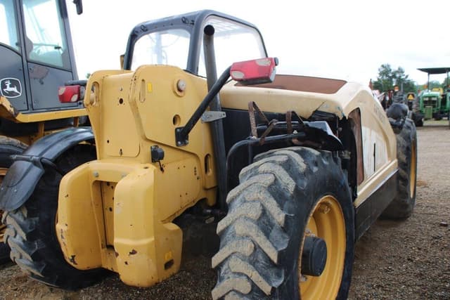 Image of Caterpillar TH406C equipment image 4