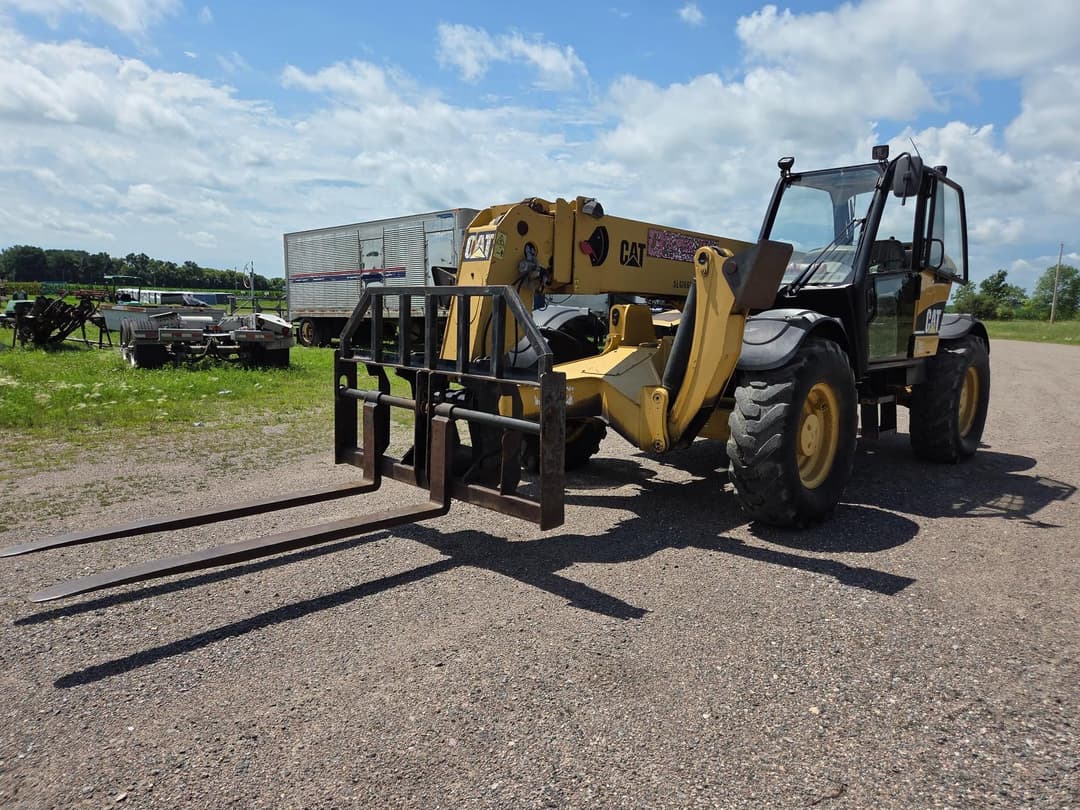 Image of Caterpillar TH560B Primary image
