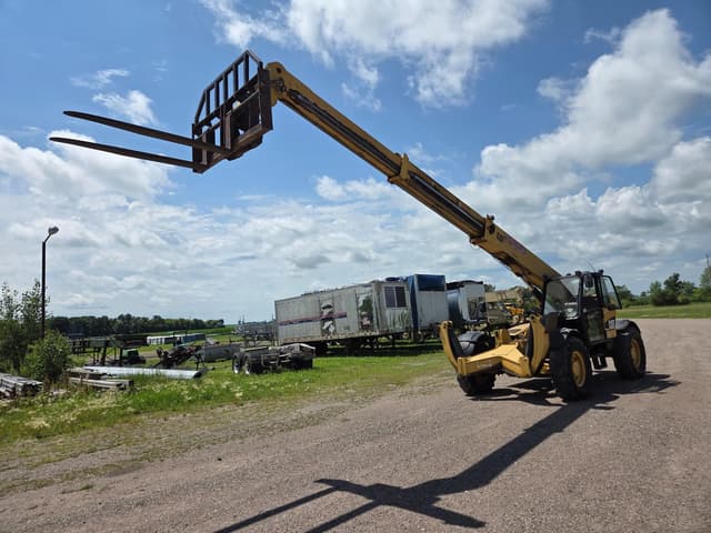 Image of Caterpillar TH560B equipment image 3