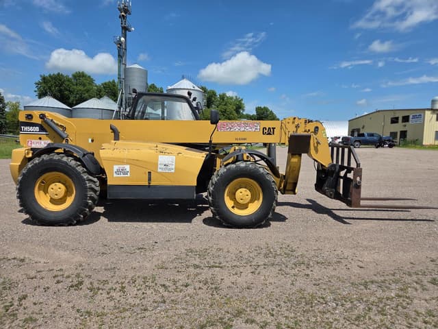 Image of Caterpillar TH560B equipment image 4