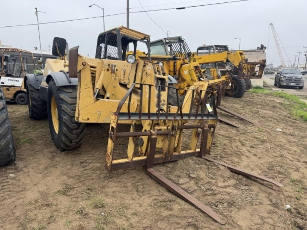 Caterpillar TH83 Equipment Image0