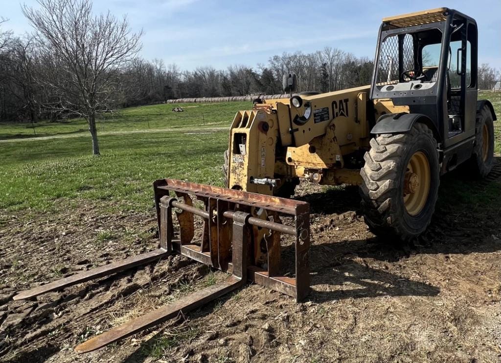 Caterpillar TH83 Equipment Image0