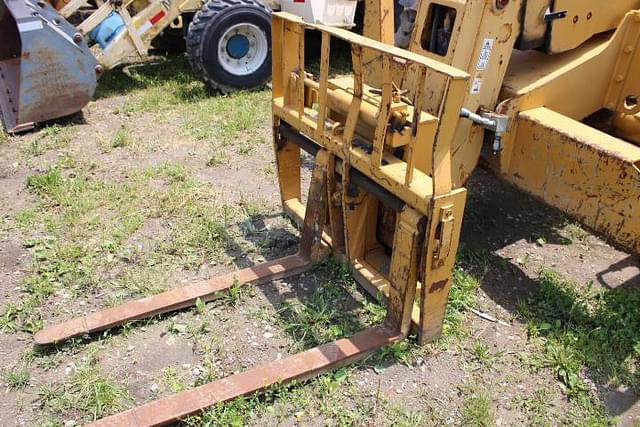 Image of Caterpillar TH83 equipment image 2