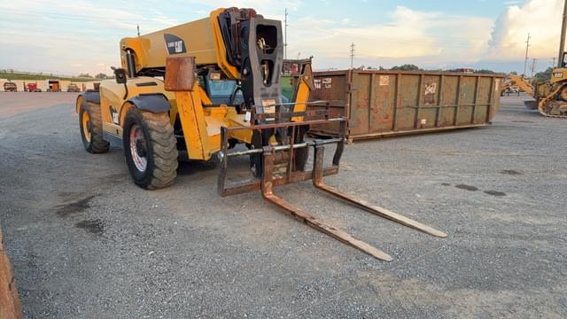 Image of Caterpillar TL1055C equipment image 2