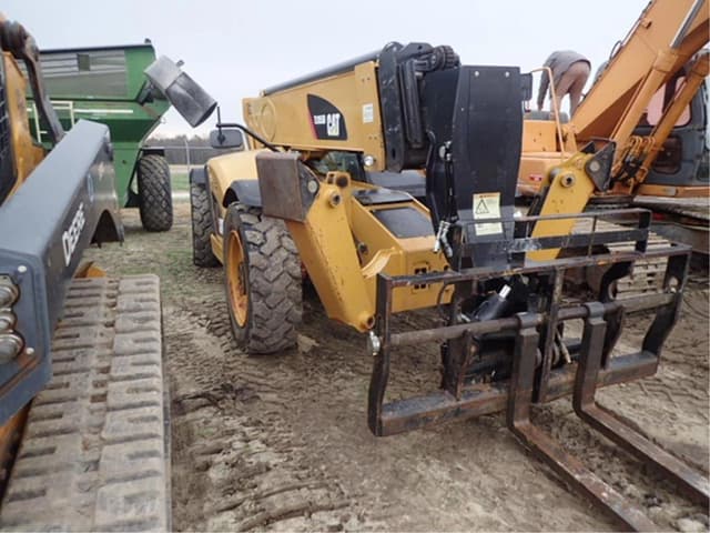 Image of Caterpillar TL1055D equipment image 2