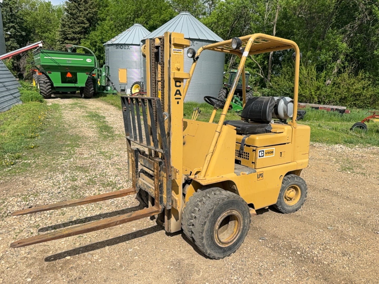 Caterpillar V50B Equipment Image0
