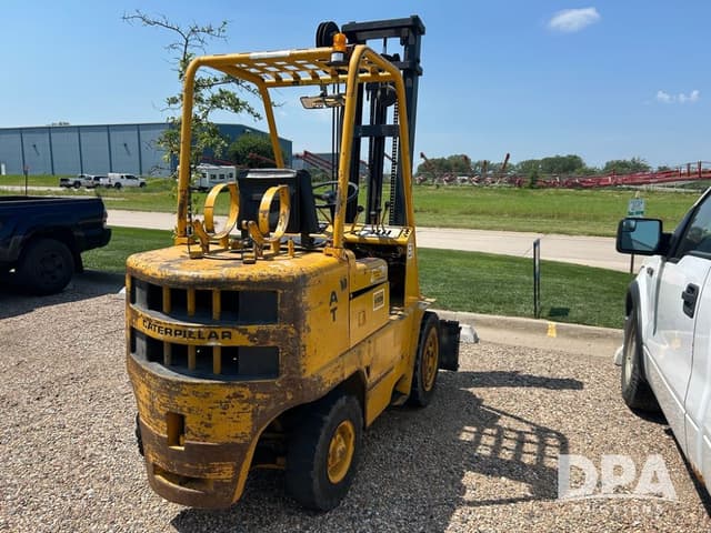 Image of Caterpillar V50B equipment image 3