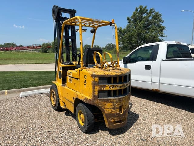 Image of Caterpillar V50B equipment image 2