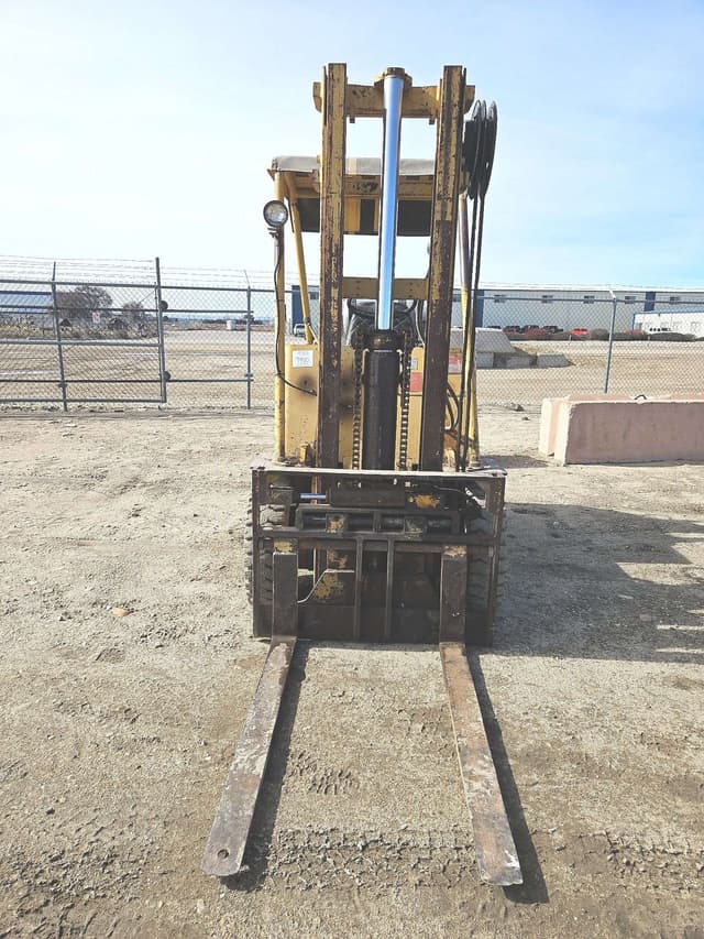 Image of Caterpillar V50B equipment image 2