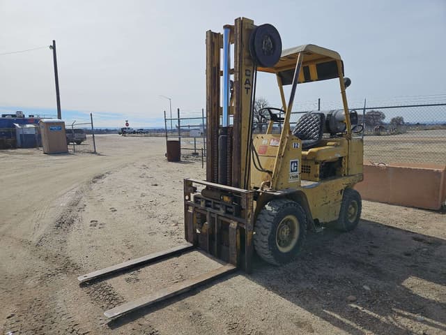 Image of Caterpillar V50B equipment image 3