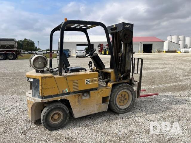 Image of Caterpillar V50D equipment image 4